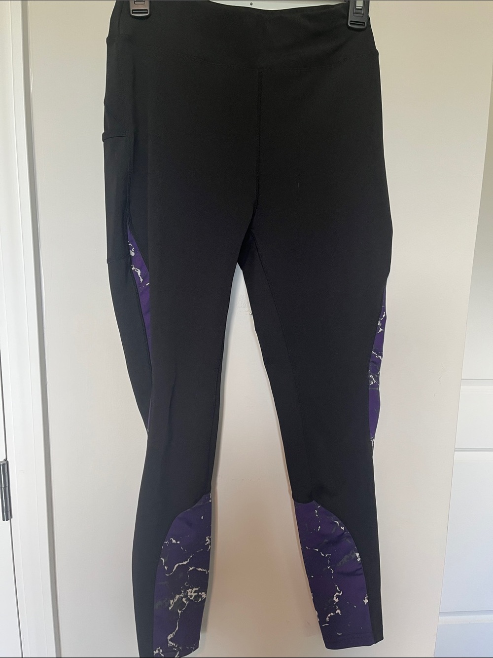 POP Fit Black Leggings with Purple Marble Panels